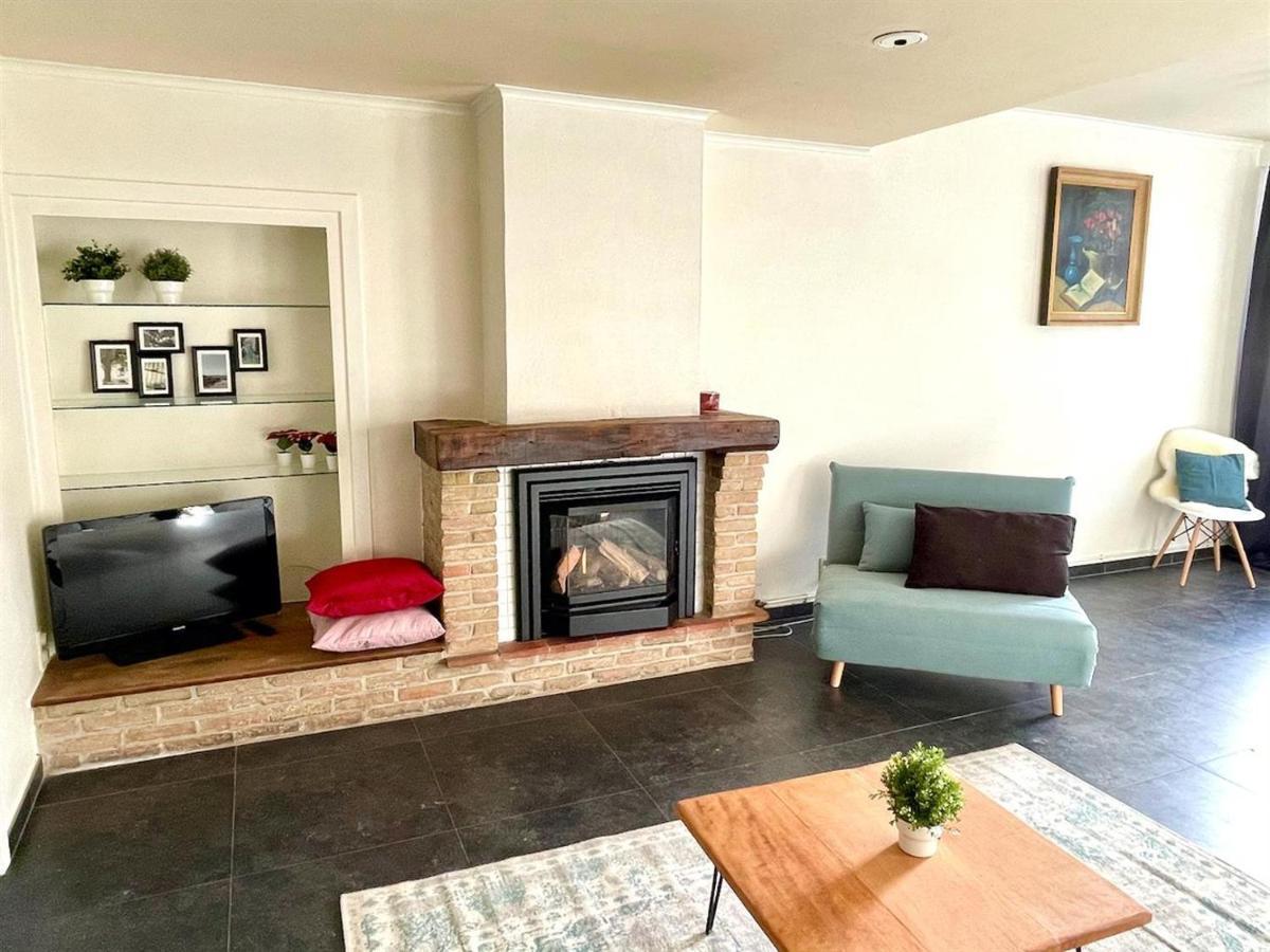Large 3 Bedroom House With Terrace In The Center Of Bruges Hébergement de vacances