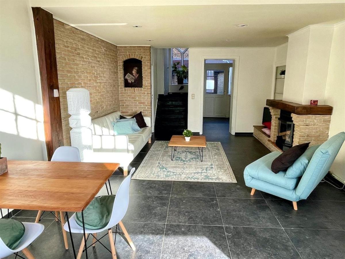 Large 3 Bedroom House With Terrace In The Center Of Bruges Hébergement de vacances *