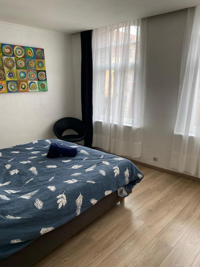 Large 3 Bedroom House With Terrace In The Center Of Bruges Hébergement de vacances *